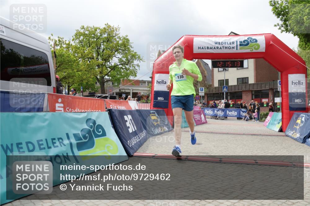 10.05.2026 - 8. Wedeler Halbmarathon Yannick Fuchs http://msf.ph/oto/9729462 10.05.2026 12:15:11 Ziel 396, 415 meine-sportfotos.de
