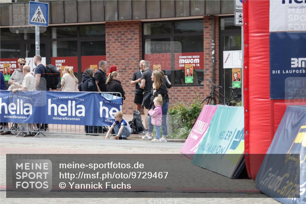 10.05.2026 - 8. Wedeler Halbmarathon Yannick Fuchs http://msf.ph/oto/9729467 10.05.2026 12:15:13 Ziel 396 meine-sportfotos.de