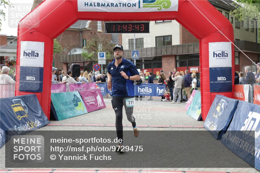 10.05.2026 - 8. Wedeler Halbmarathon Yannick Fuchs http://msf.ph/oto/9729475 10.05.2026 11:43:42 Ziel 771, 2149 meine-sportfotos.de