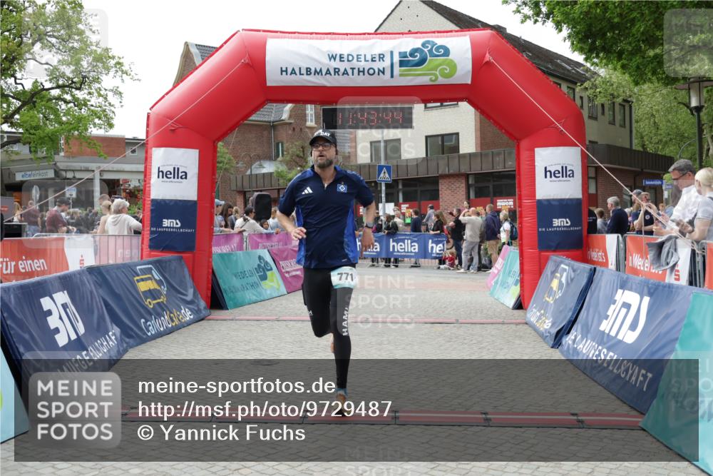 10.05.2026 - 8. Wedeler Halbmarathon Yannick Fuchs http://msf.ph/oto/9729487 10.05.2026 11:43:42 Ziel 771, 2149 meine-sportfotos.de