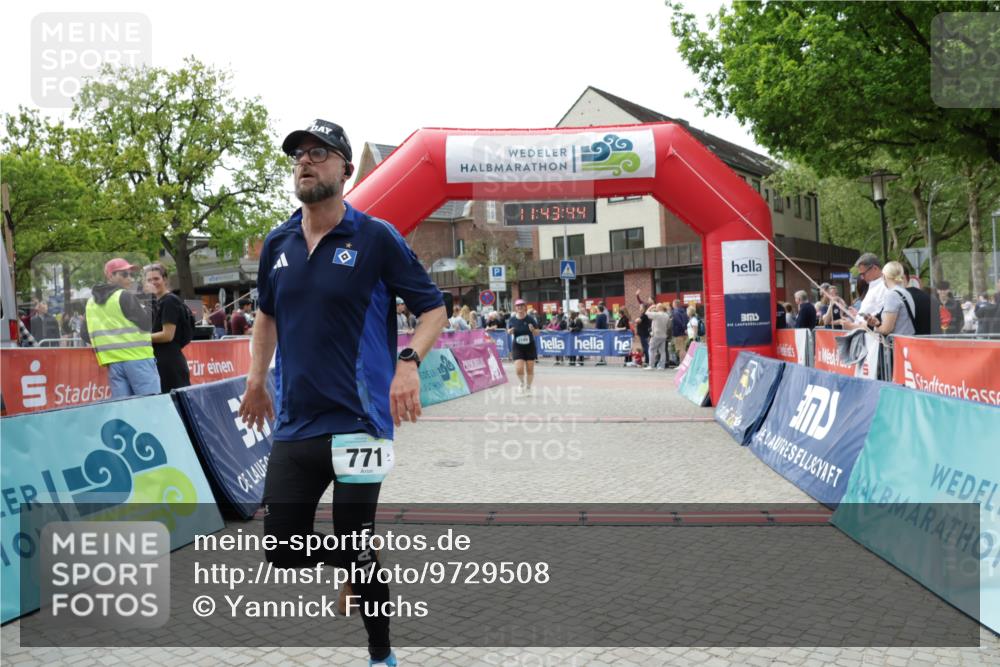 10.05.2026 - 8. Wedeler Halbmarathon Yannick Fuchs http://msf.ph/oto/9729508 10.05.2026 11:43:43 Ziel 771, 2149 meine-sportfotos.de