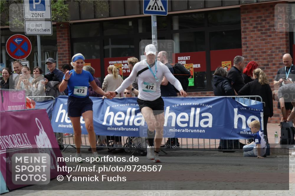 10.05.2026 - 8. Wedeler Halbmarathon Yannick Fuchs http://msf.ph/oto/9729567 10.05.2026 12:15:31 Ziel 473, 760, 2194 meine-sportfotos.de