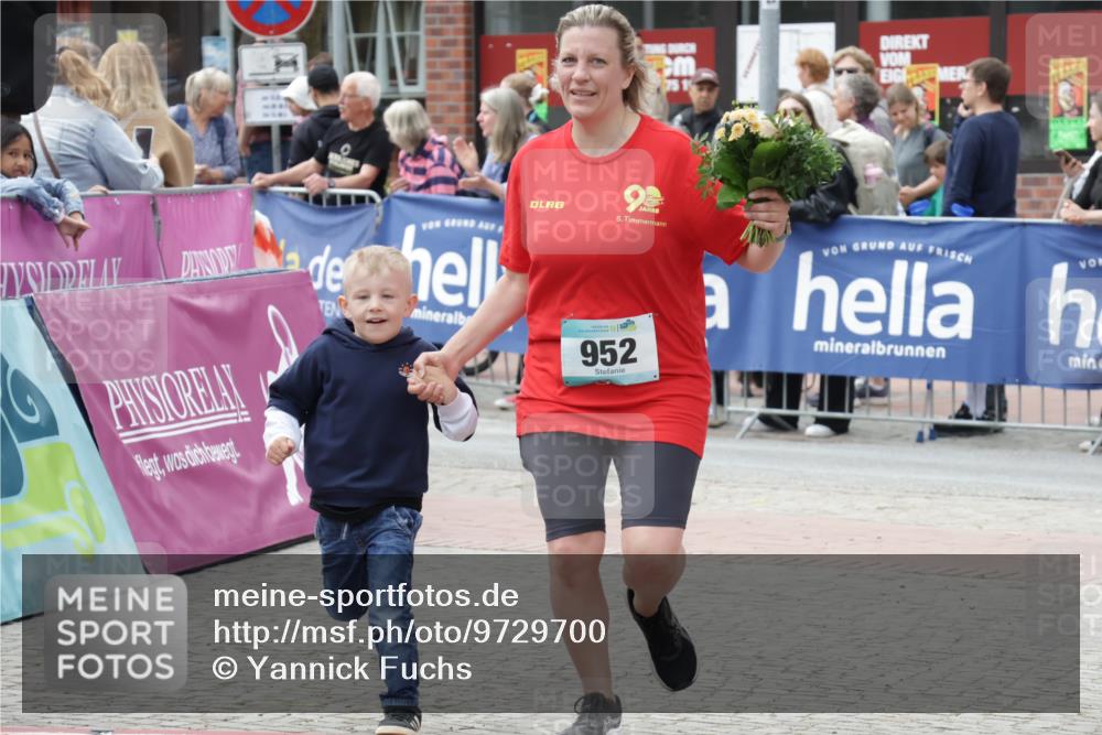 10.05.2026 - 8. Wedeler Halbmarathon Yannick Fuchs http://msf.ph/oto/9729700 10.05.2026 11:43:52 Ziel 952 meine-sportfotos.de