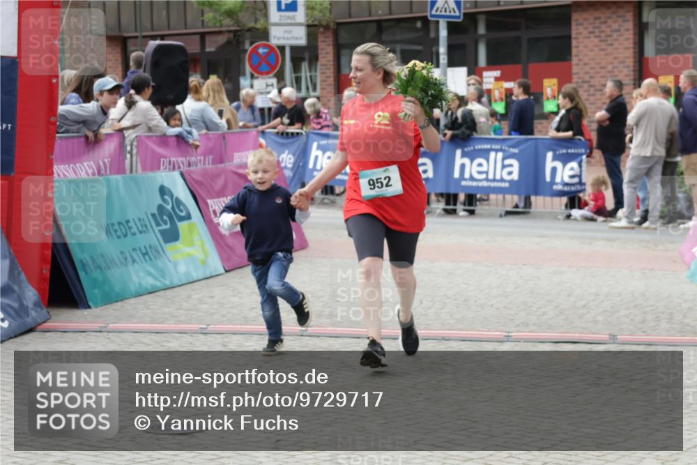 10.05.2026 - 8. Wedeler Halbmarathon Yannick Fuchs http://msf.ph/oto/9729717 10.05.2026 11:43:53 Ziel 952 meine-sportfotos.de