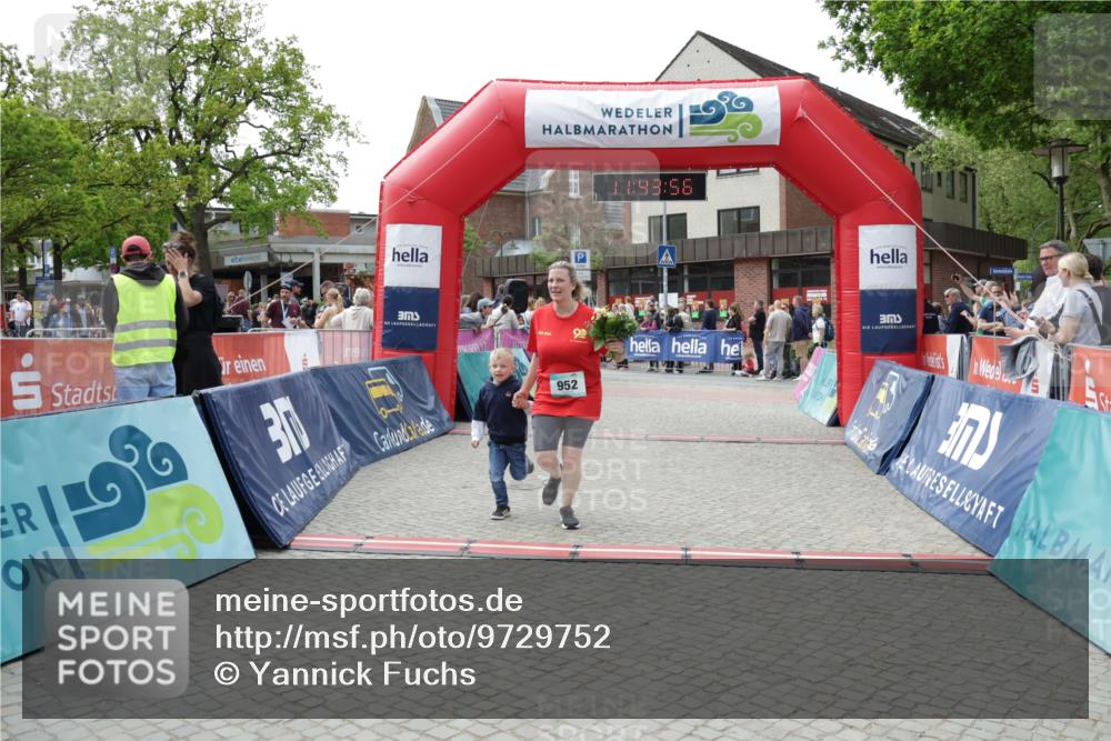 10.05.2026 - 8. Wedeler Halbmarathon Yannick Fuchs http://msf.ph/oto/9729752 10.05.2026 11:43:54 Ziel 952, 1007 meine-sportfotos.de