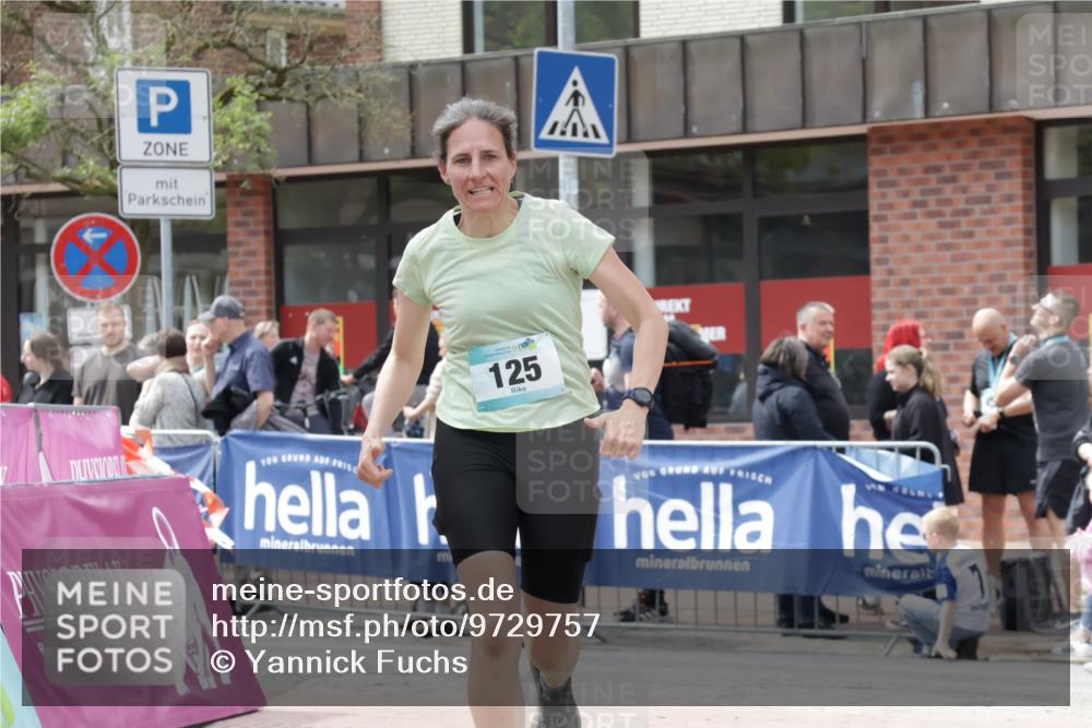 10.05.2026 - 8. Wedeler Halbmarathon Yannick Fuchs http://msf.ph/oto/9729757 10.05.2026 12:15:52 Ziel 125 meine-sportfotos.de