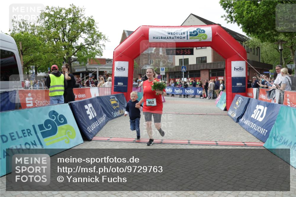 10.05.2026 - 8. Wedeler Halbmarathon Yannick Fuchs http://msf.ph/oto/9729763 10.05.2026 11:43:54 Ziel 952, 1007 meine-sportfotos.de