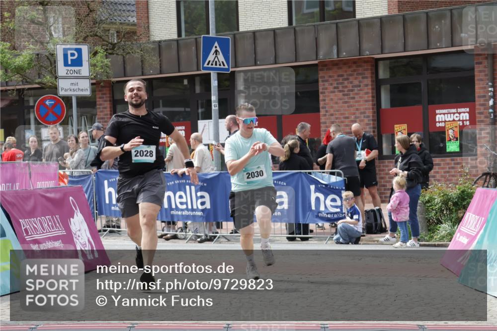 10.05.2026 - 8. Wedeler Halbmarathon Yannick Fuchs http://msf.ph/oto/9729823 10.05.2026 12:15:57 Ziel 125, 2028 meine-sportfotos.de