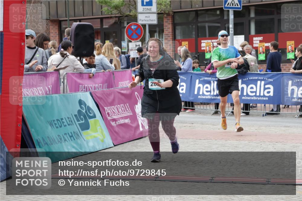 10.05.2026 - 8. Wedeler Halbmarathon Yannick Fuchs http://msf.ph/oto/9729845 10.05.2026 11:44:00 Ziel 921, 1007, 2022 meine-sportfotos.de