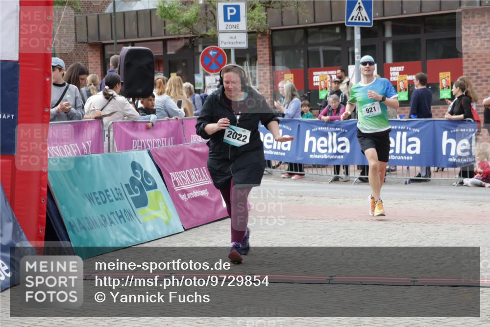 10.05.2026 - 8. Wedeler Halbmarathon Yannick Fuchs http://msf.ph/oto/9729854 10.05.2026 11:44:00 Ziel 921, 1007, 2022 meine-sportfotos.de