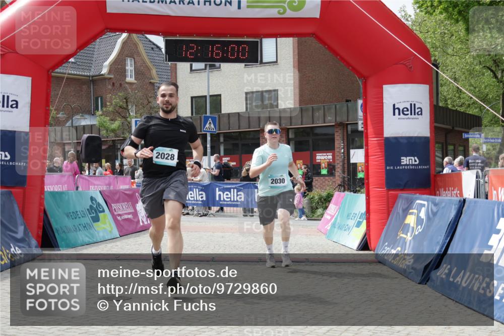 10.05.2026 - 8. Wedeler Halbmarathon Yannick Fuchs http://msf.ph/oto/9729860 10.05.2026 12:15:58 Ziel 125, 2028 meine-sportfotos.de