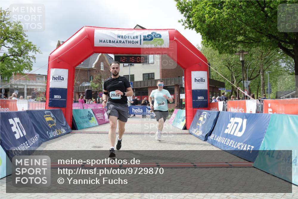 10.05.2026 - 8. Wedeler Halbmarathon Yannick Fuchs http://msf.ph/oto/9729870 10.05.2026 12:15:58 Ziel 125, 2028 meine-sportfotos.de