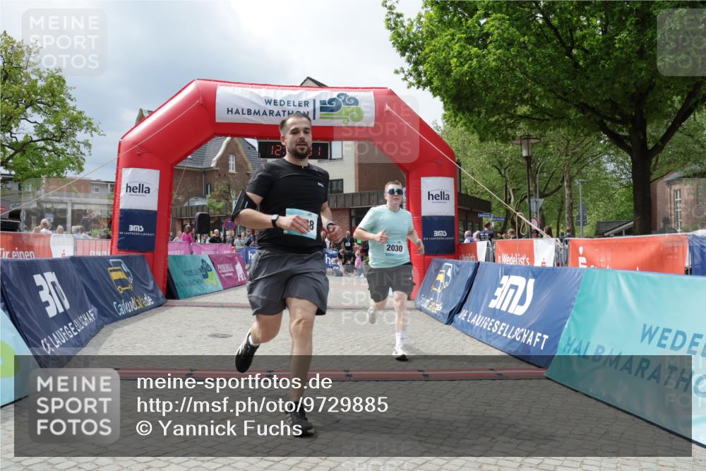 10.05.2026 - 8. Wedeler Halbmarathon Yannick Fuchs http://msf.ph/oto/9729885 10.05.2026 12:15:59 Ziel 176, 510, 2028 meine-sportfotos.de