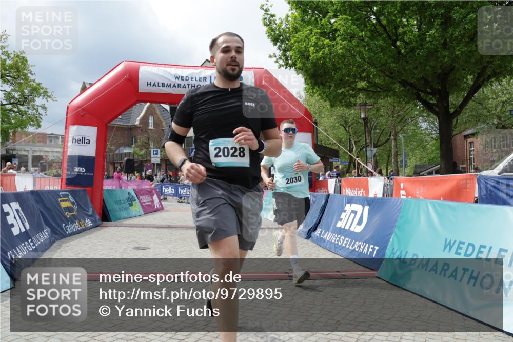 10.05.2026 - 8. Wedeler Halbmarathon Yannick Fuchs http://msf.ph/oto/9729895 10.05.2026 12:15:59 Ziel 176, 510, 2028 meine-sportfotos.de