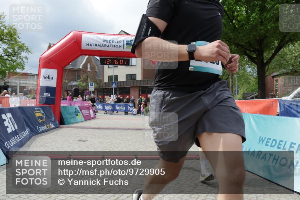 10.05.2026 - 8. Wedeler Halbmarathon Yannick Fuchs http://msf.ph/oto/9729905 10.05.2026 12:15:59 Ziel 176, 510, 2028 meine-sportfotos.de