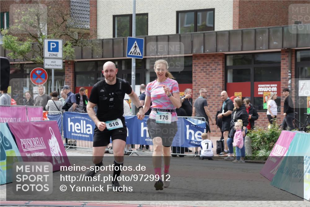 10.05.2026 - 8. Wedeler Halbmarathon Yannick Fuchs http://msf.ph/oto/9729912 10.05.2026 12:16:03 Ziel 176, 510, 2028 meine-sportfotos.de