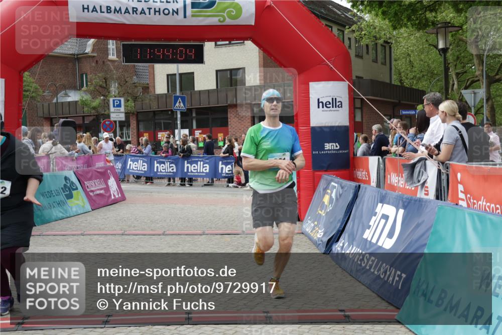 10.05.2026 - 8. Wedeler Halbmarathon Yannick Fuchs http://msf.ph/oto/9729917 10.05.2026 11:44:03 Ziel 921, 1007, 1016, 2022 meine-sportfotos.de