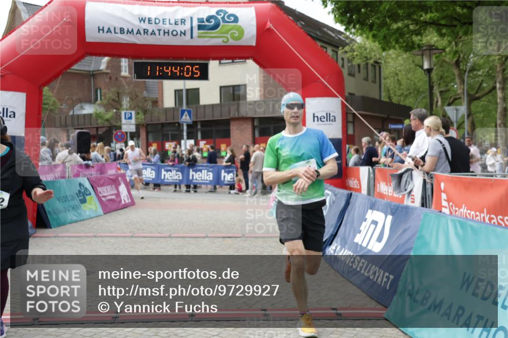 10.05.2026 - 8. Wedeler Halbmarathon Yannick Fuchs http://msf.ph/oto/9729927 10.05.2026 11:44:03 Ziel 921, 1007, 1016, 2022 meine-sportfotos.de