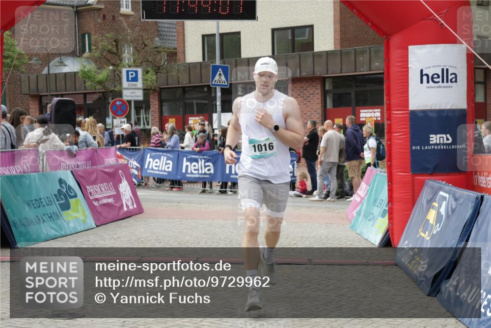 10.05.2026 - 8. Wedeler Halbmarathon Yannick Fuchs http://msf.ph/oto/9729962 10.05.2026 11:44:06 Ziel 195, 921, 1016, 2022 meine-sportfotos.de