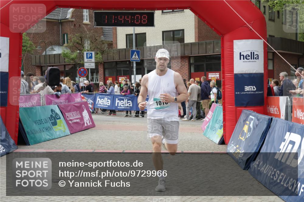 10.05.2026 - 8. Wedeler Halbmarathon Yannick Fuchs http://msf.ph/oto/9729966 10.05.2026 11:44:06 Ziel 195, 921, 1016, 2022 meine-sportfotos.de