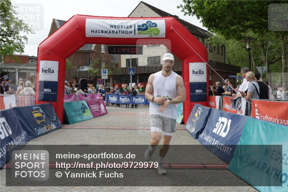 10.05.2026 - 8. Wedeler Halbmarathon Yannick Fuchs http://msf.ph/oto/9729979 10.05.2026 11:44:06 Ziel 195, 921, 1016, 2022 meine-sportfotos.de