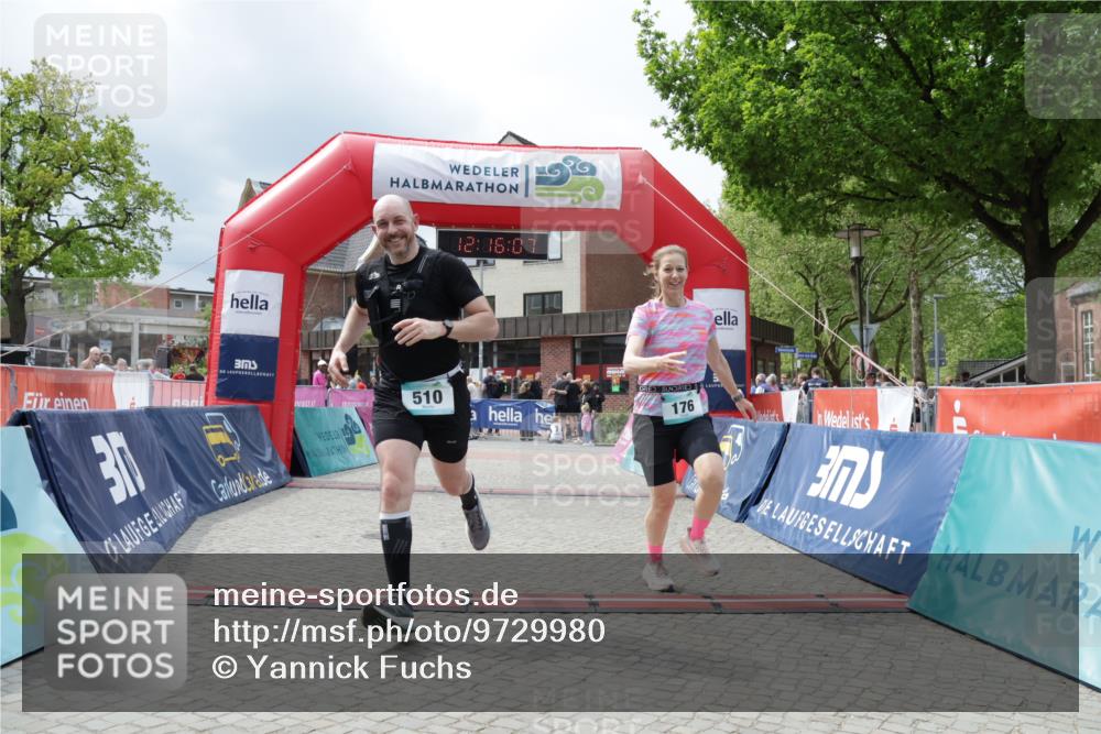 10.05.2026 - 8. Wedeler Halbmarathon Yannick Fuchs http://msf.ph/oto/9729980 10.05.2026 12:16:05 Ziel 176, 510, 951 meine-sportfotos.de