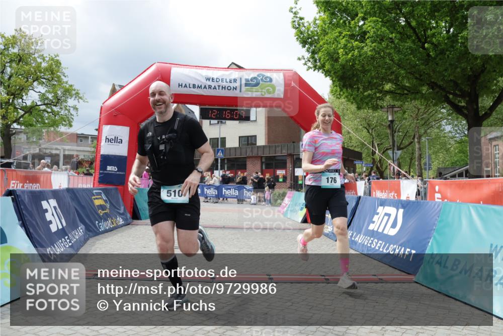 10.05.2026 - 8. Wedeler Halbmarathon Yannick Fuchs http://msf.ph/oto/9729986 10.05.2026 12:16:05 Ziel 176, 510, 951 meine-sportfotos.de