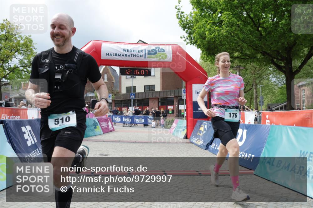 10.05.2026 - 8. Wedeler Halbmarathon Yannick Fuchs http://msf.ph/oto/9729997 10.05.2026 12:16:05 Ziel 176, 510, 951 meine-sportfotos.de