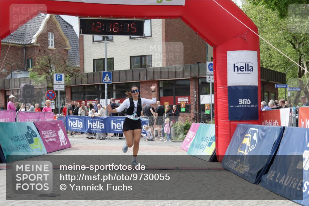 10.05.2026 - 8. Wedeler Halbmarathon Yannick Fuchs http://msf.ph/oto/9730055 10.05.2026 12:16:13 Ziel 57, 102, 951, 953 meine-sportfotos.de