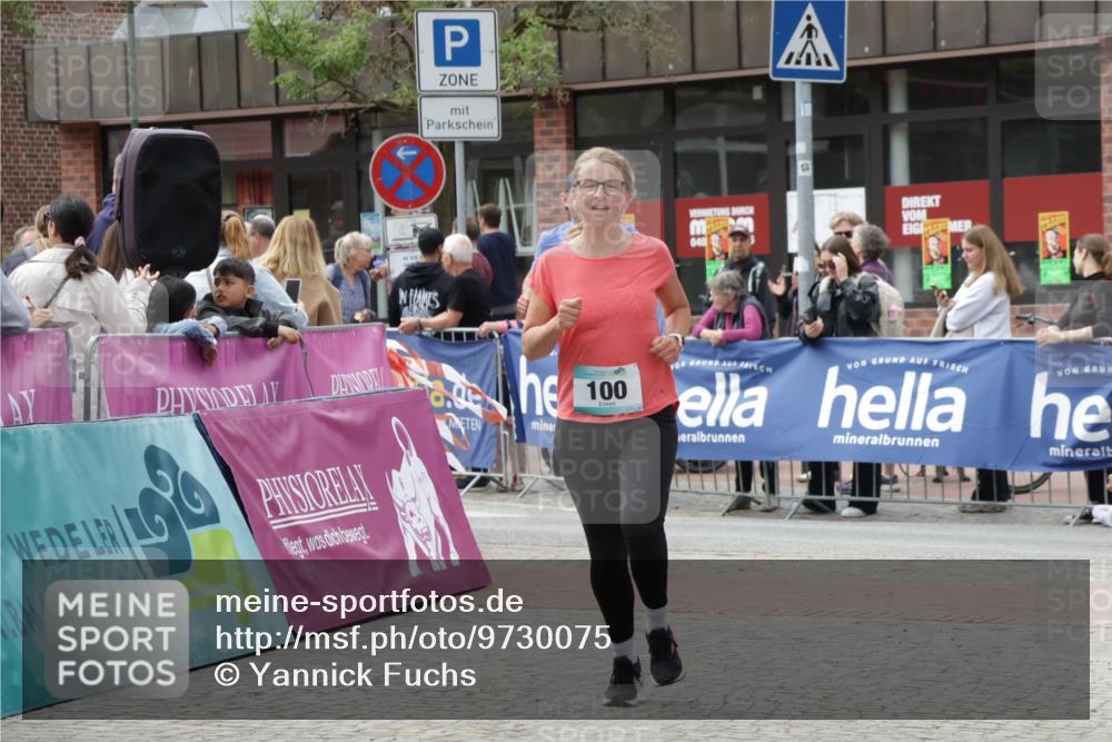 10.05.2026 - 8. Wedeler Halbmarathon Yannick Fuchs http://msf.ph/oto/9730075 10.05.2026 11:44:17 Ziel 100, 258, 2180 meine-sportfotos.de