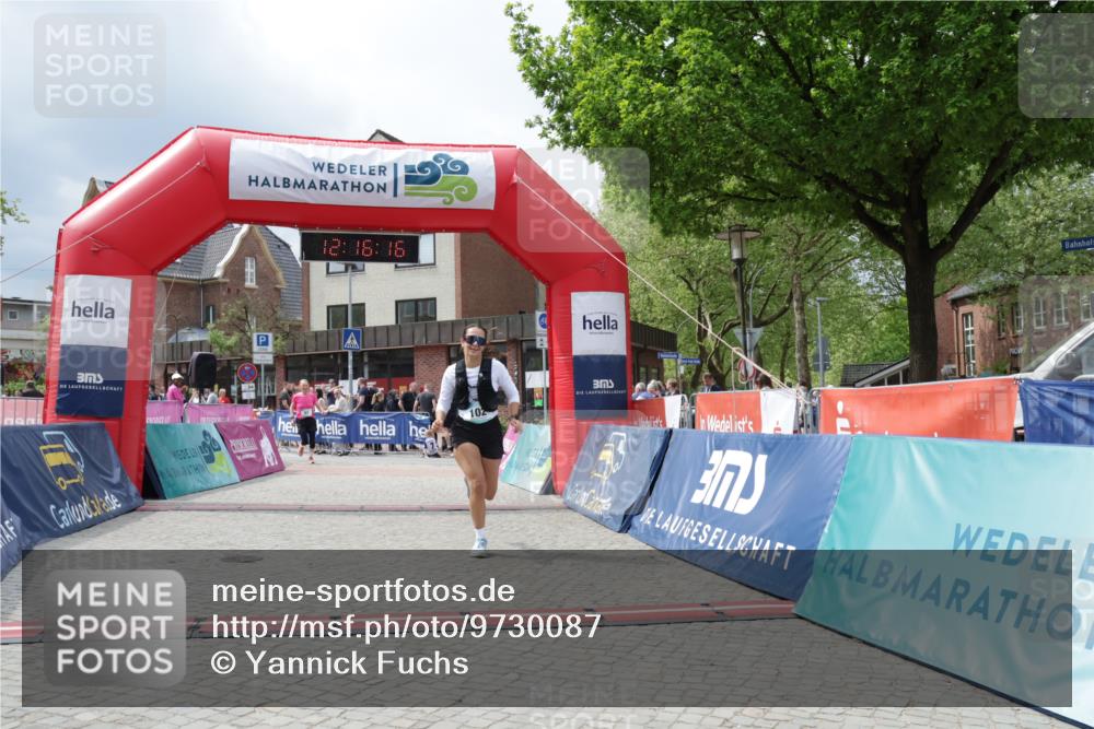 10.05.2026 - 8. Wedeler Halbmarathon Yannick Fuchs http://msf.ph/oto/9730087 10.05.2026 12:16:14 Ziel 57, 102, 951, 953 meine-sportfotos.de