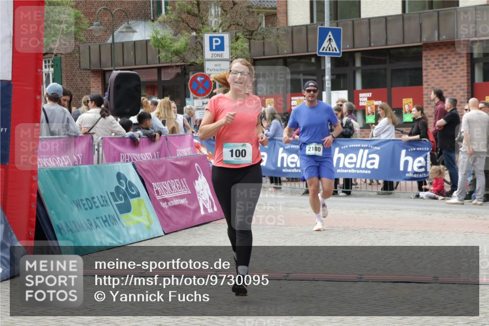 10.05.2026 - 8. Wedeler Halbmarathon Yannick Fuchs http://msf.ph/oto/9730095 10.05.2026 11:44:18 Ziel 100, 258, 2180 meine-sportfotos.de
