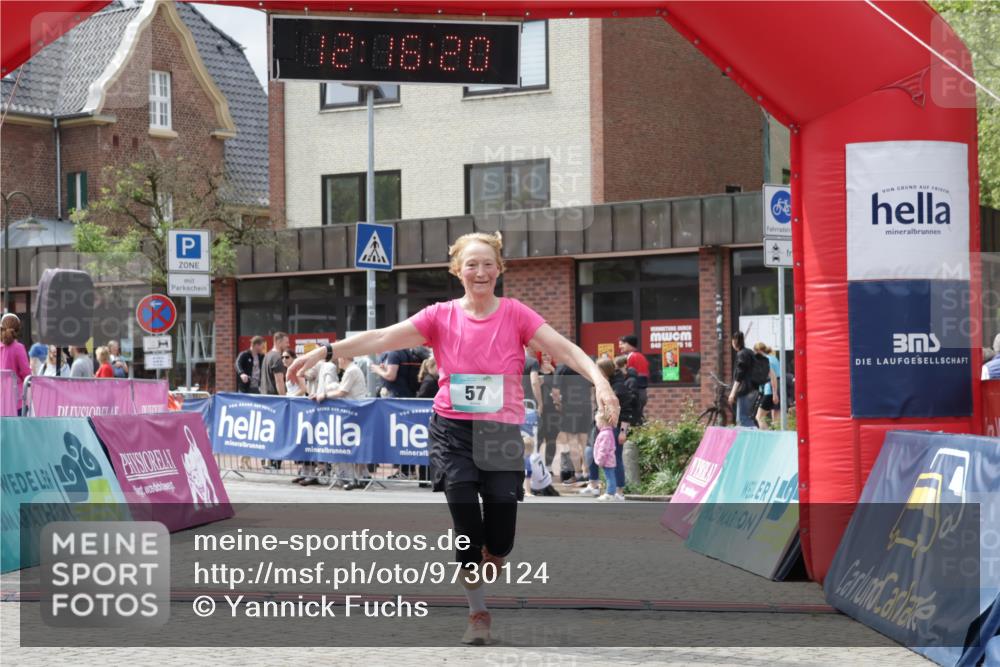 10.05.2026 - 8. Wedeler Halbmarathon Yannick Fuchs http://msf.ph/oto/9730124 10.05.2026 12:16:18 Ziel 57, 102 meine-sportfotos.de