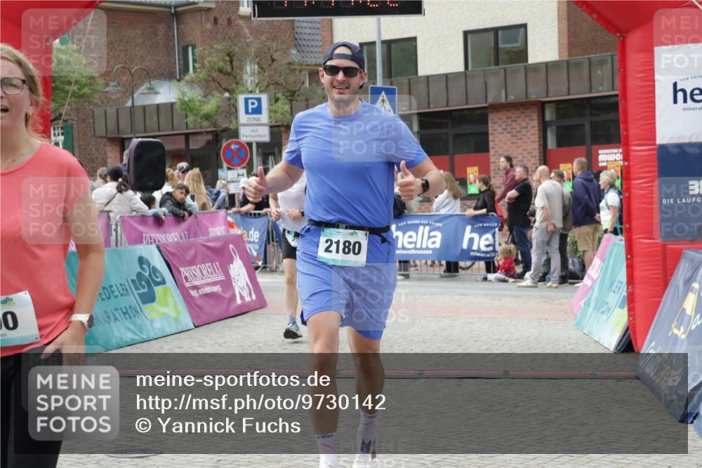 10.05.2026 - 8. Wedeler Halbmarathon Yannick Fuchs http://msf.ph/oto/9730142 10.05.2026 11:44:20 Ziel 100, 258, 2180, 2202 meine-sportfotos.de
