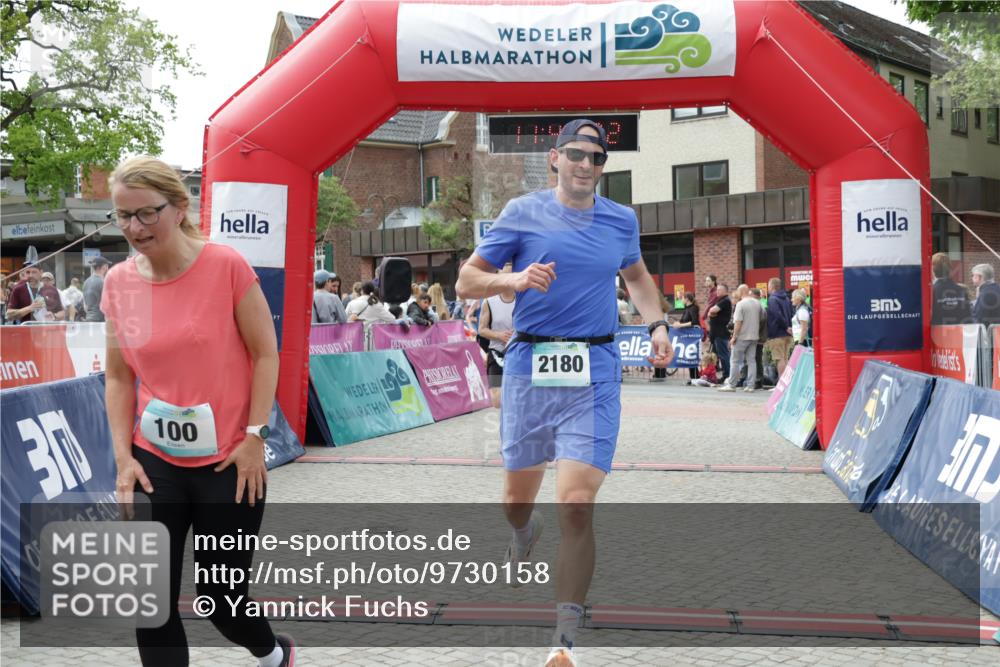 10.05.2026 - 8. Wedeler Halbmarathon Yannick Fuchs http://msf.ph/oto/9730158 10.05.2026 11:44:21 Ziel 100, 258, 2180, 2202 meine-sportfotos.de