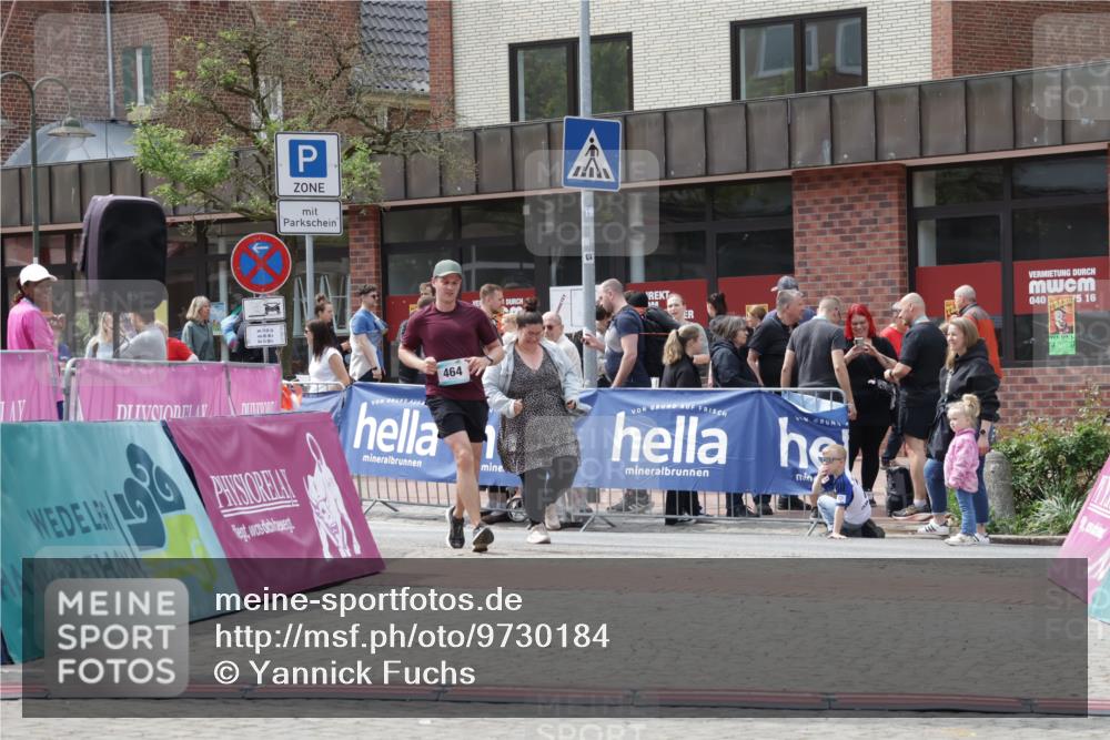 10.05.2026 - 8. Wedeler Halbmarathon Yannick Fuchs http://msf.ph/oto/9730184 10.05.2026 12:16:22 Ziel 57, 464 meine-sportfotos.de