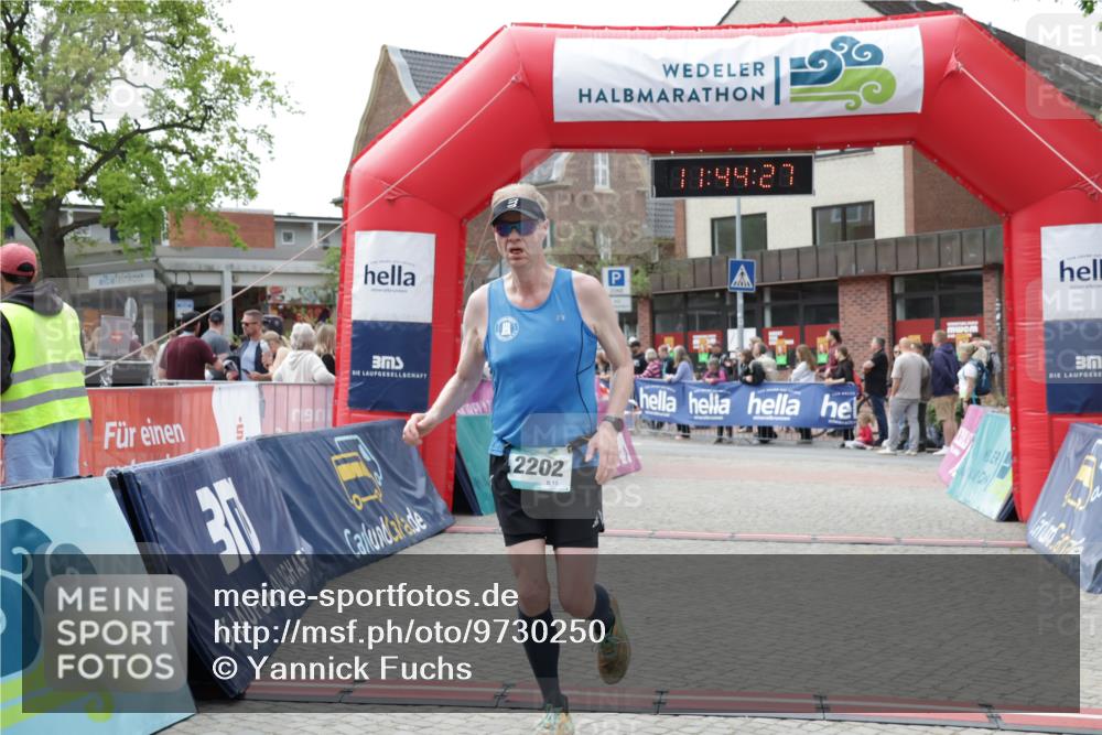 10.05.2026 - 8. Wedeler Halbmarathon Yannick Fuchs http://msf.ph/oto/9730250 10.05.2026 11:44:25 Ziel 258, 2180, 2202 meine-sportfotos.de