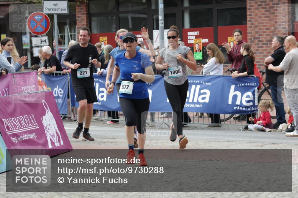 10.05.2026 - 8. Wedeler Halbmarathon Yannick Fuchs http://msf.ph/oto/9730288 10.05.2026 11:44:30 Ziel 221, 907 meine-sportfotos.de