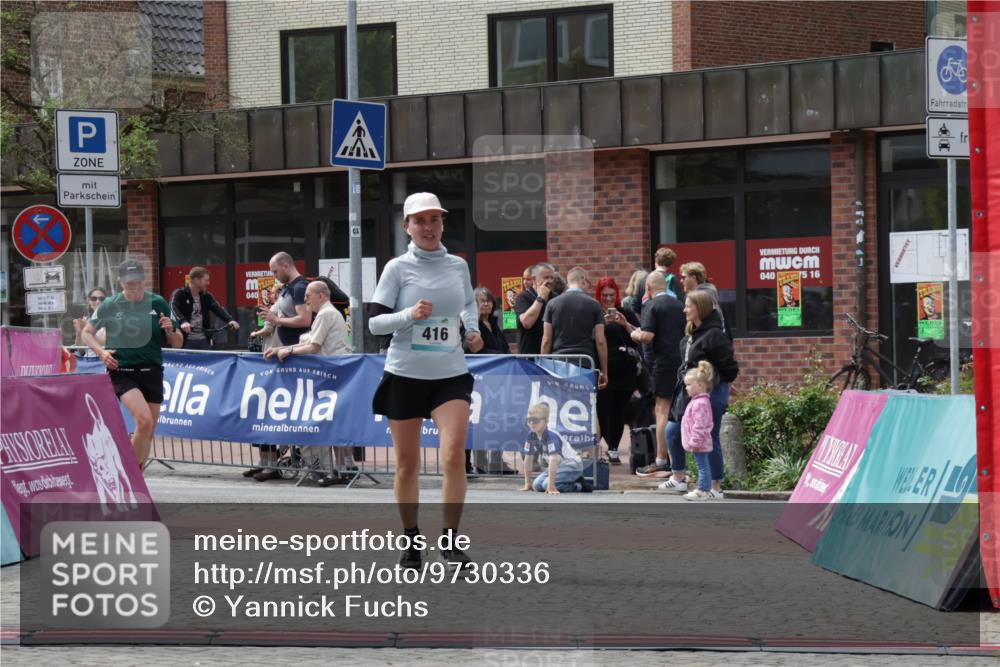 10.05.2026 - 8. Wedeler Halbmarathon Yannick Fuchs http://msf.ph/oto/9730336 10.05.2026 12:16:40 Ziel 416, 430, 732 meine-sportfotos.de