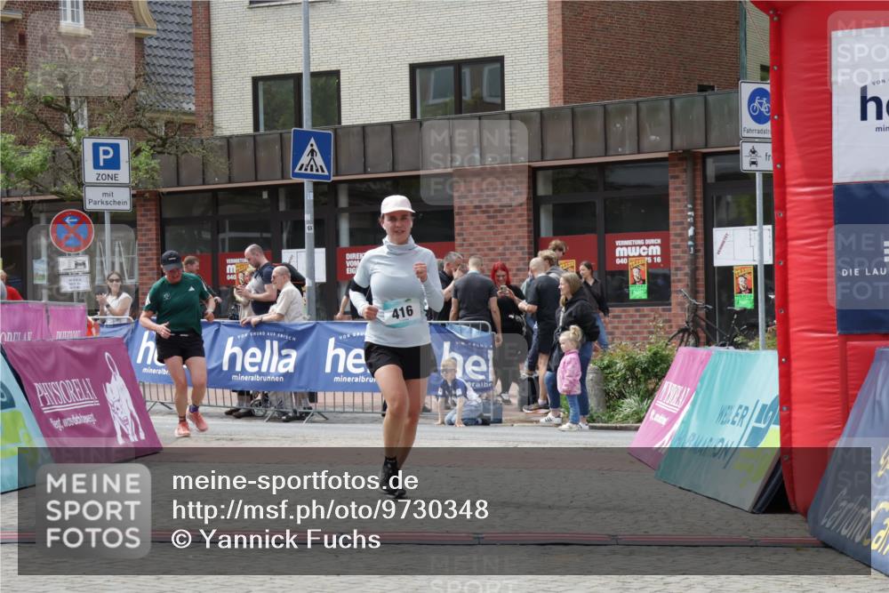 10.05.2026 - 8. Wedeler Halbmarathon Yannick Fuchs http://msf.ph/oto/9730348 10.05.2026 12:16:40 Ziel 416, 430, 732 meine-sportfotos.de