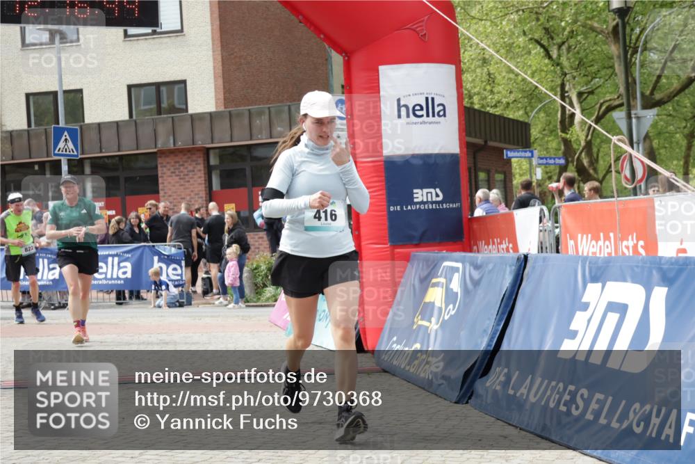 10.05.2026 - 8. Wedeler Halbmarathon Yannick Fuchs http://msf.ph/oto/9730368 10.05.2026 12:16:42 Ziel 58, 260, 416, 732, 822 meine-sportfotos.de