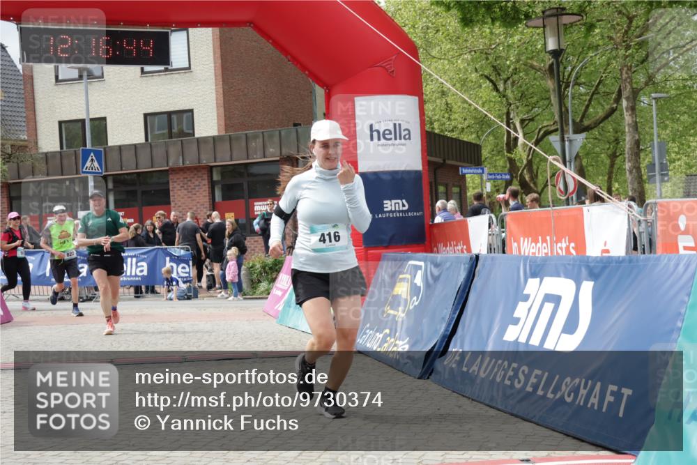 10.05.2026 - 8. Wedeler Halbmarathon Yannick Fuchs http://msf.ph/oto/9730374 10.05.2026 12:16:42 Ziel 58, 260, 416, 732, 822 meine-sportfotos.de