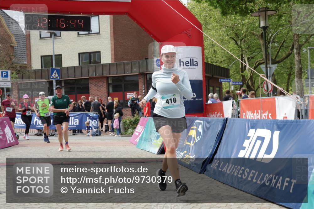 10.05.2026 - 8. Wedeler Halbmarathon Yannick Fuchs http://msf.ph/oto/9730379 10.05.2026 12:16:42 Ziel 58, 260, 416, 732, 822 meine-sportfotos.de