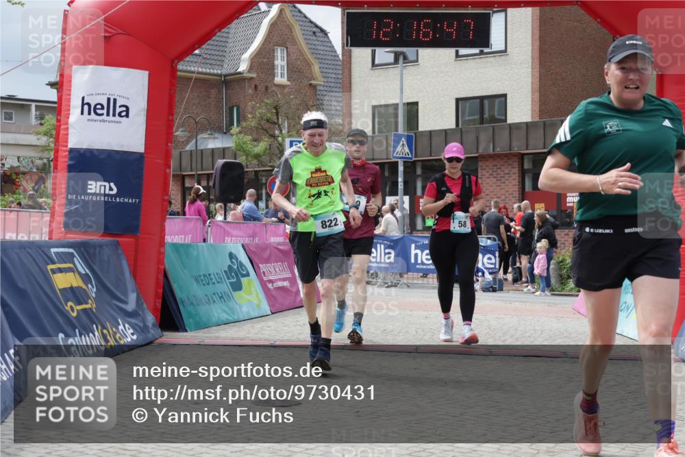 10.05.2026 - 8. Wedeler Halbmarathon Yannick Fuchs http://msf.ph/oto/9730431 10.05.2026 12:16:45 Ziel 58, 260, 416, 732, 822 meine-sportfotos.de