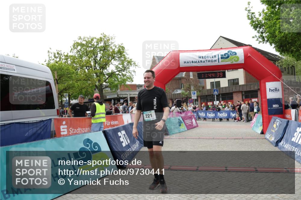 10.05.2026 - 8. Wedeler Halbmarathon Yannick Fuchs http://msf.ph/oto/9730441 10.05.2026 11:44:37 Ziel 221, 778, 907 meine-sportfotos.de