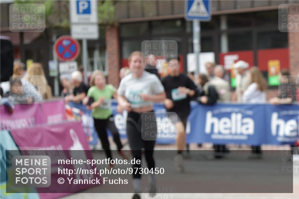 10.05.2026 - 8. Wedeler Halbmarathon Yannick Fuchs http://msf.ph/oto/9730450 10.05.2026 11:44:40 Ziel 221, 778, 877 meine-sportfotos.de