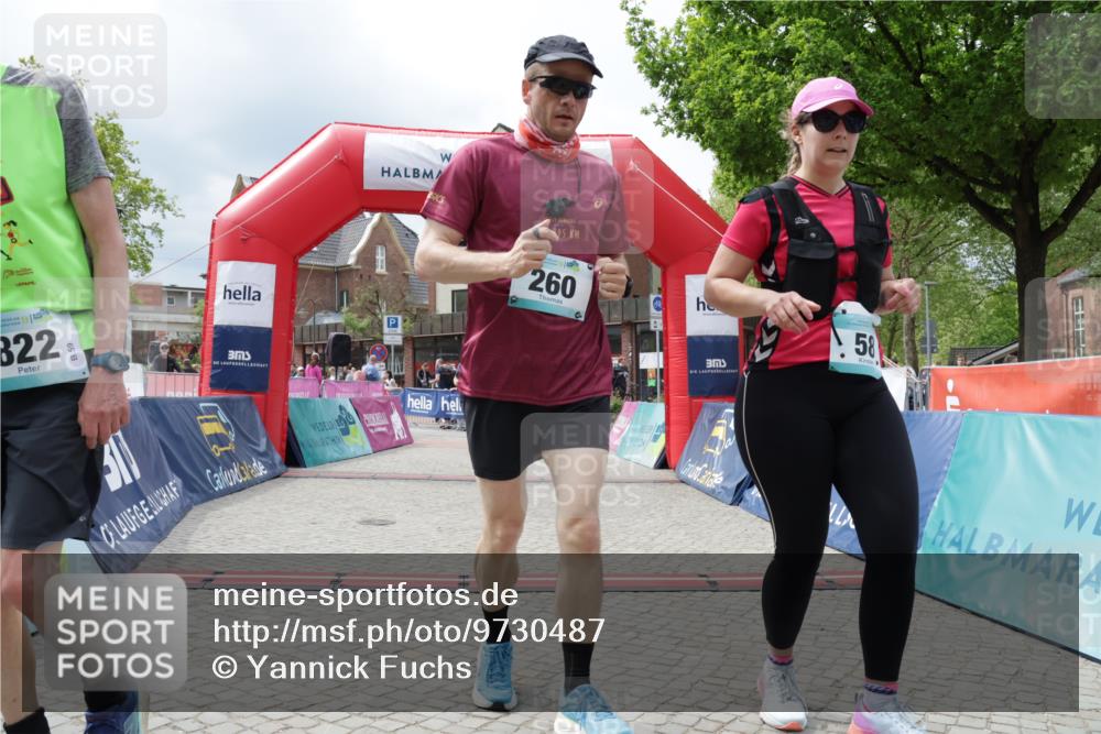 10.05.2026 - 8. Wedeler Halbmarathon Yannick Fuchs http://msf.ph/oto/9730487 10.05.2026 12:16:48 Ziel 58, 260, 497, 732, 822 meine-sportfotos.de