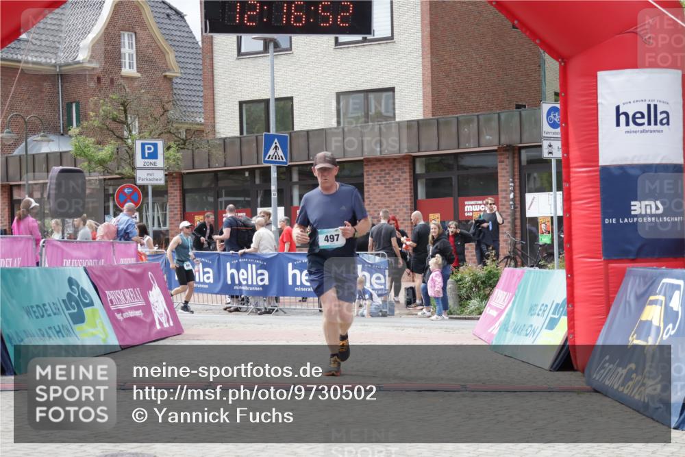 10.05.2026 - 8. Wedeler Halbmarathon Yannick Fuchs http://msf.ph/oto/9730502 10.05.2026 12:16:50 Ziel 58, 260, 497, 732, 822 meine-sportfotos.de