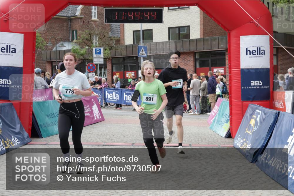 10.05.2026 - 8. Wedeler Halbmarathon Yannick Fuchs http://msf.ph/oto/9730507 10.05.2026 11:44:43 Ziel 778, 877 meine-sportfotos.de