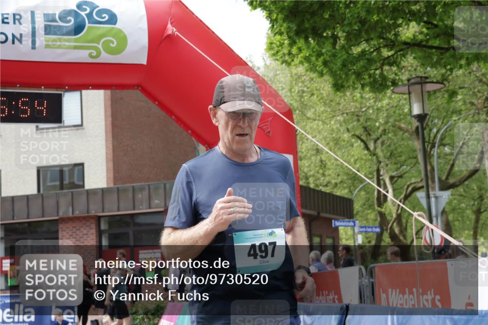 10.05.2026 - 8. Wedeler Halbmarathon Yannick Fuchs http://msf.ph/oto/9730520 10.05.2026 12:16:52 Ziel 58, 260, 497 meine-sportfotos.de